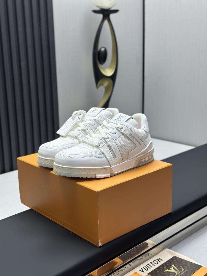 202508230049421755881382179DxnHZ.jpg Louis Vuitton White Trainer Sneaker - Image 1