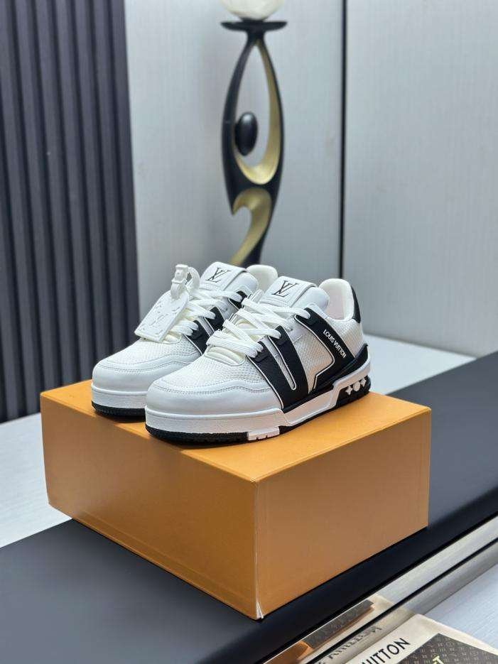 202508230049441755881384140964WZ.jpg Louis Vuitton Black White Trainer Sneaker - Image 1